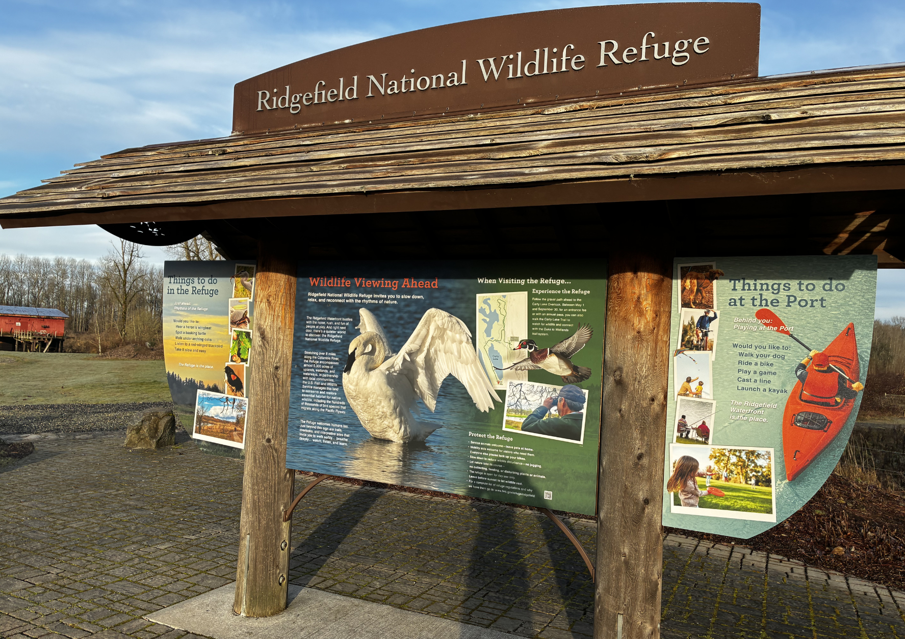 Volunteers working at the Ridgefield National Wildlife Refuge