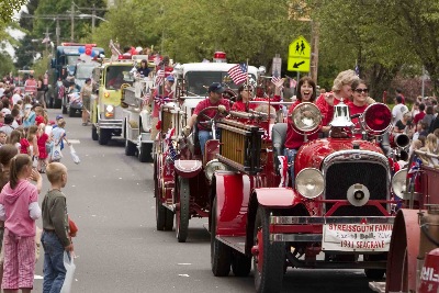 Old fire trucks in the Ridgefield 4th of July parade