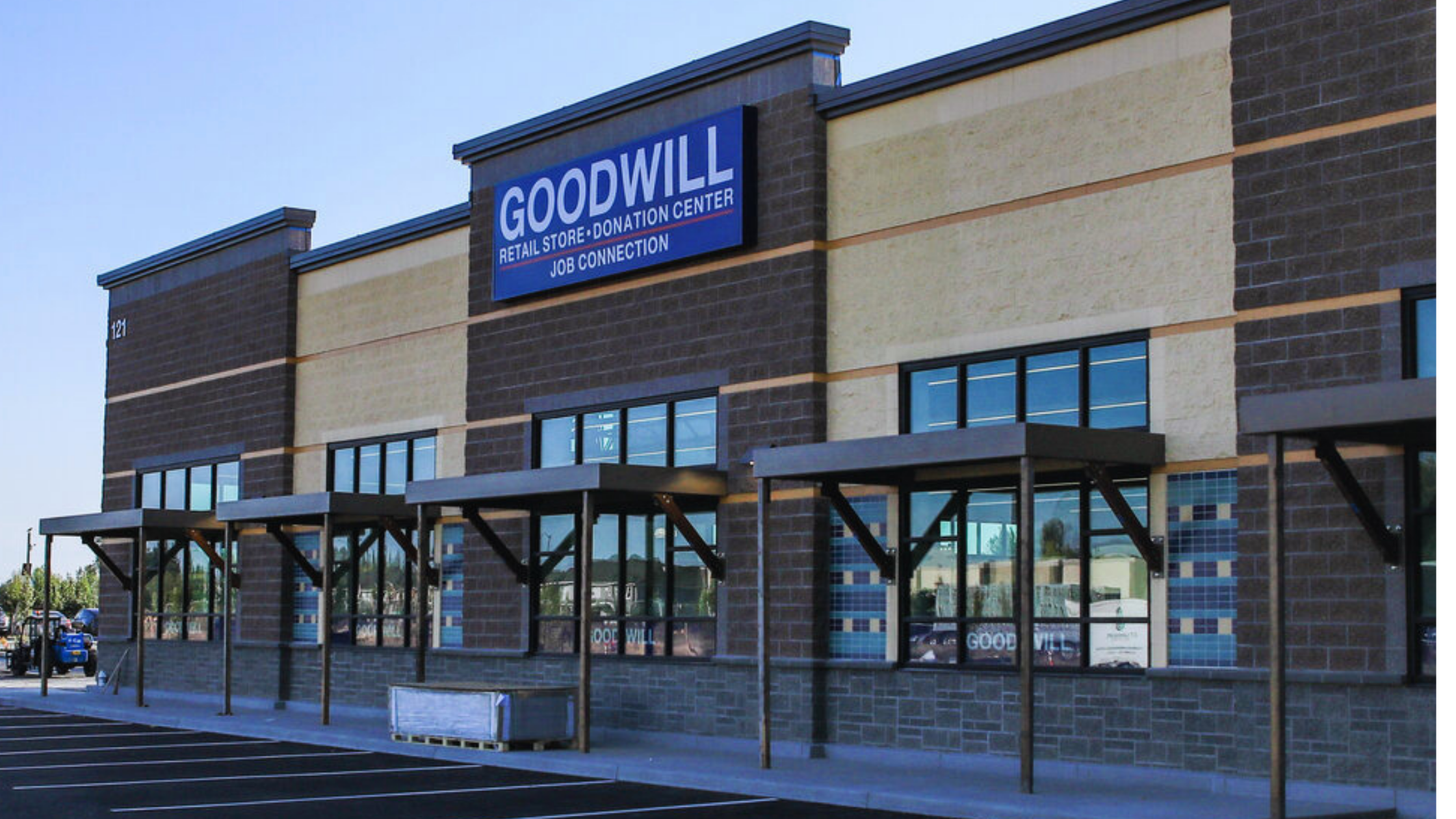 Goodwill Ridgefield Tri-Mountain storefront on S 65th Avenue