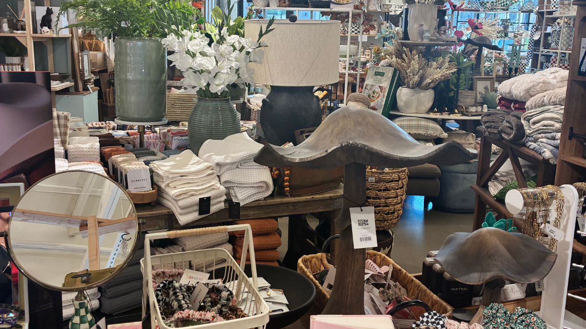 Beautiful neutral decor... and very cool mushrooms!