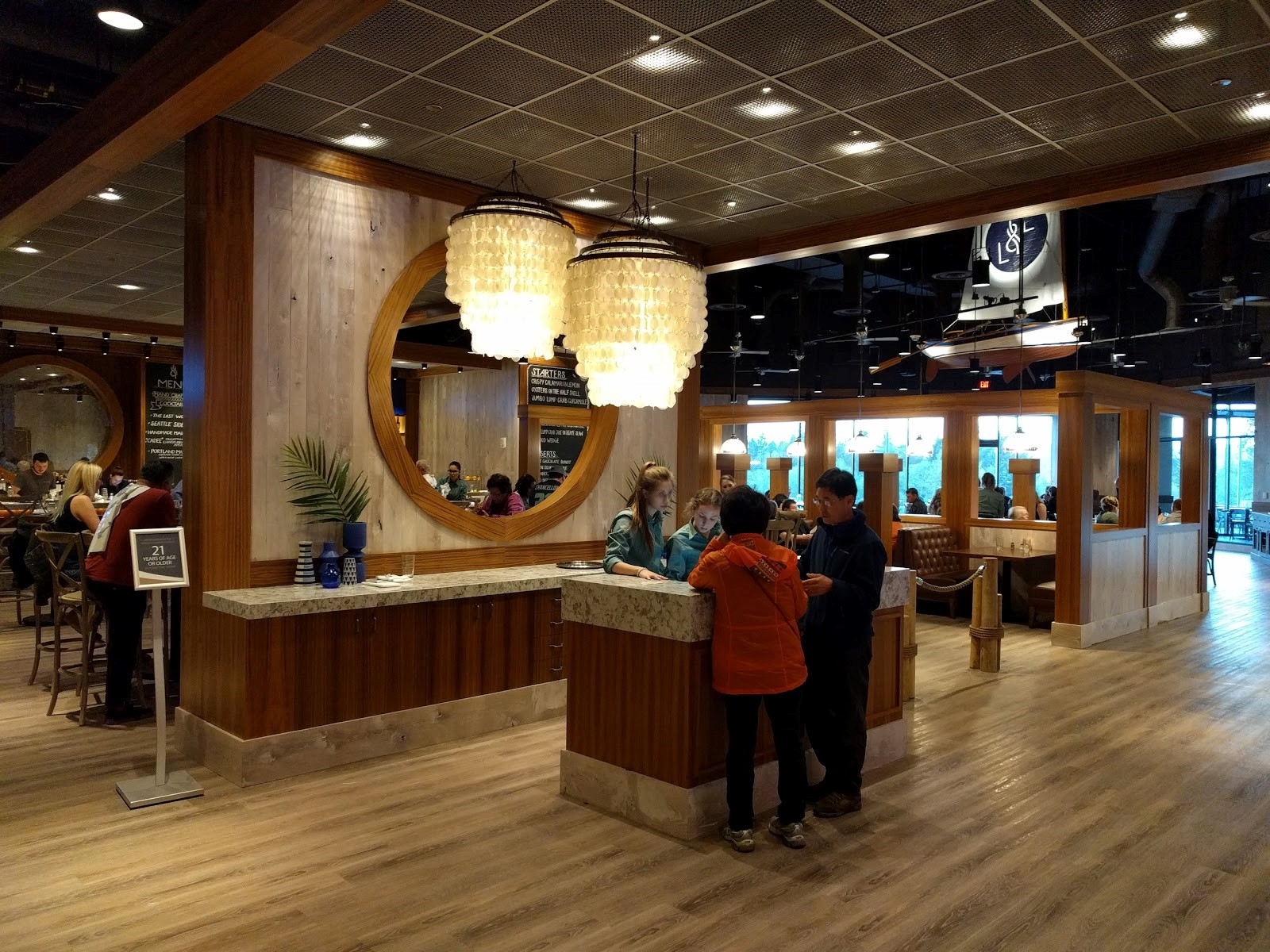 The entrance to sámn Pacific Coast Kitchen inside ilani in Ridgefield, WA