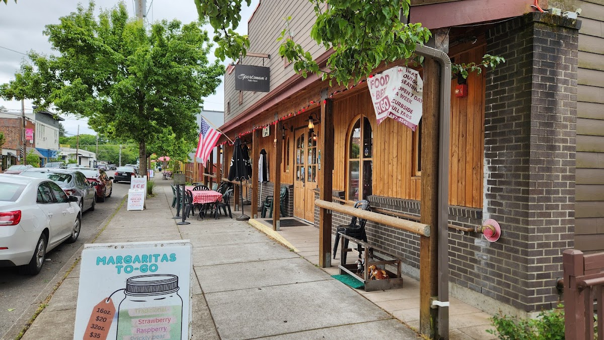 Sportsman's Public House on N Main Ave in downtown Ridgefield